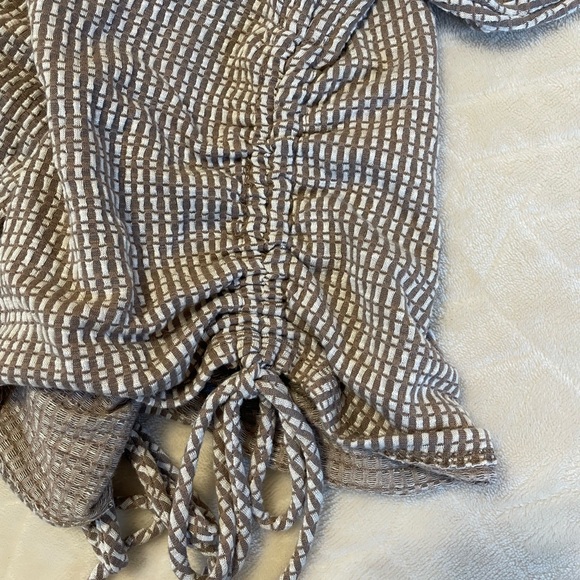 CAUTION TO THE WIND | striped ruched long sleeve - Picture 3 of 5